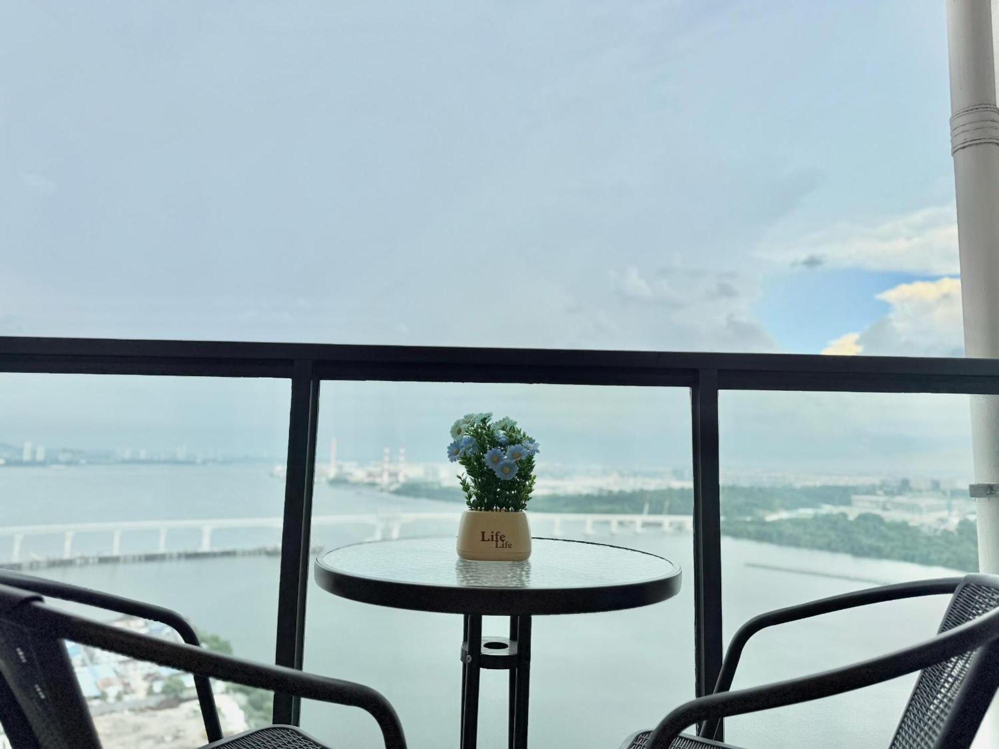 R&f Seine Region * Johor Bahru